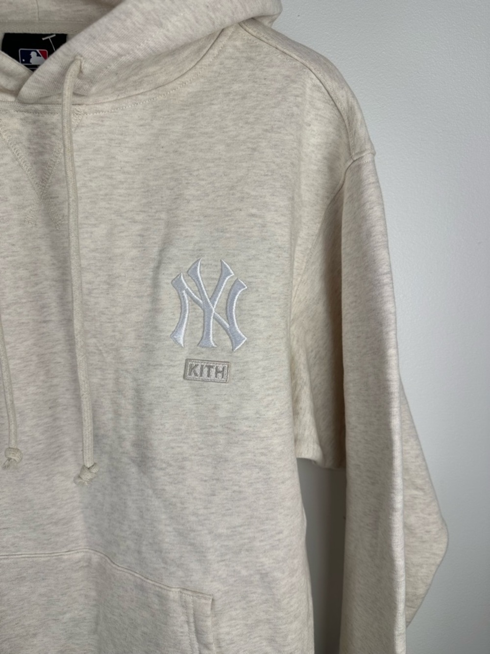 Kith For The New York Yankees‎ Williams III Hoodie 'Heather Oatmeal' Sz M - Picture 4 of 7